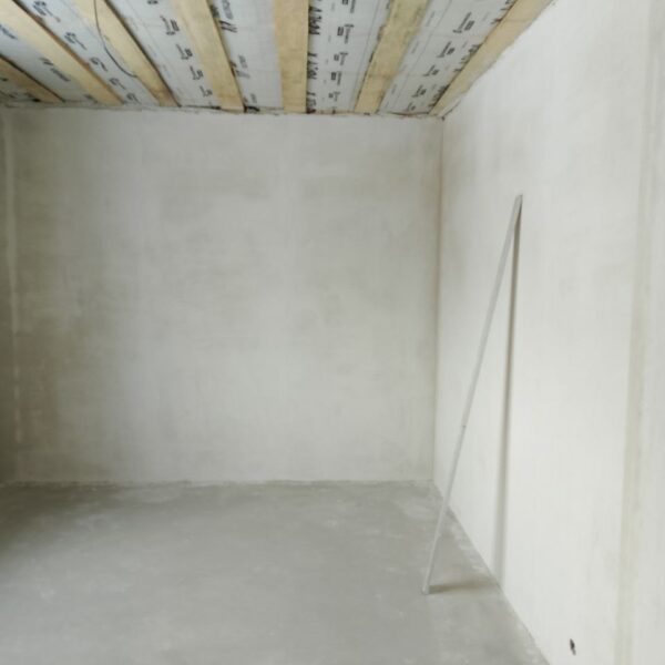 08 600x600